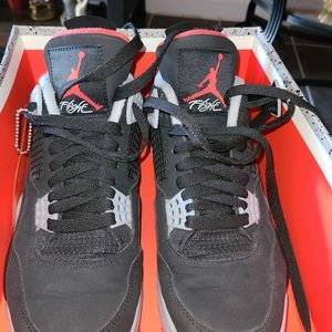 Jordan bred 4s (2019)